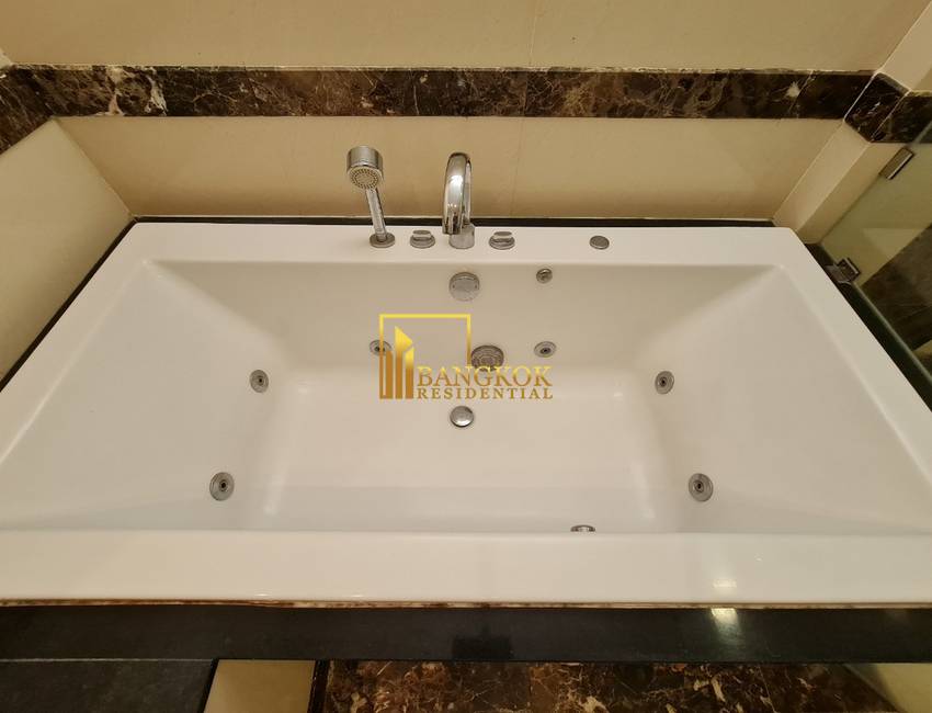3-bed-apartment-phrom-phong-Piyathip-Place-7126-image-10